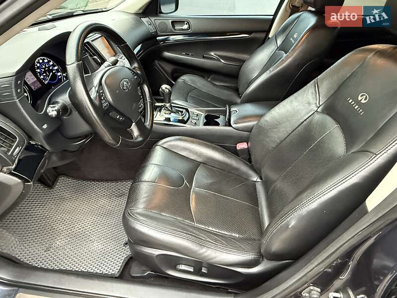Седан Infiniti G25 2011 в Києві
