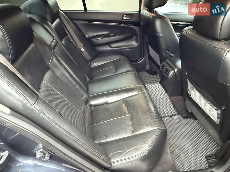 Седан Infiniti G25 2011 в Києві