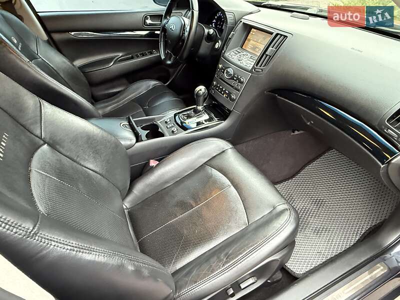 Седан Infiniti G25 2011 в Києві