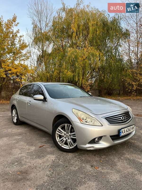 Infiniti G25 2010