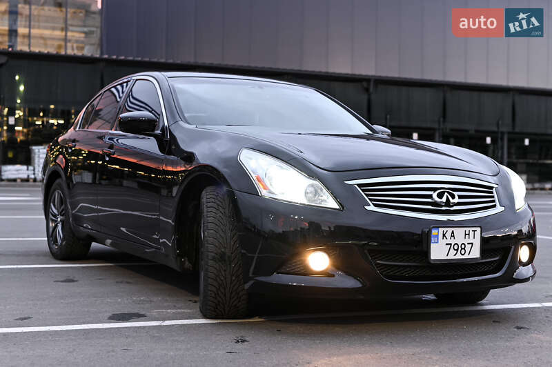Infiniti G25 2012