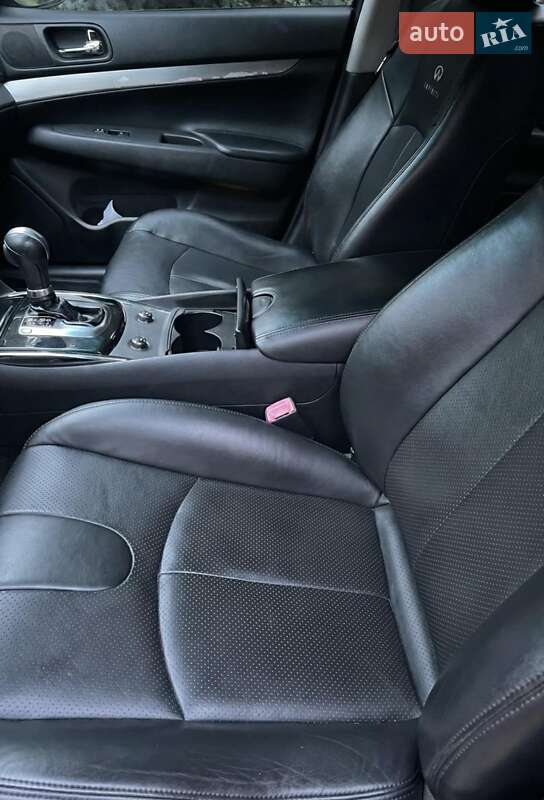 Седан Infiniti G25 2011 в Вінниці