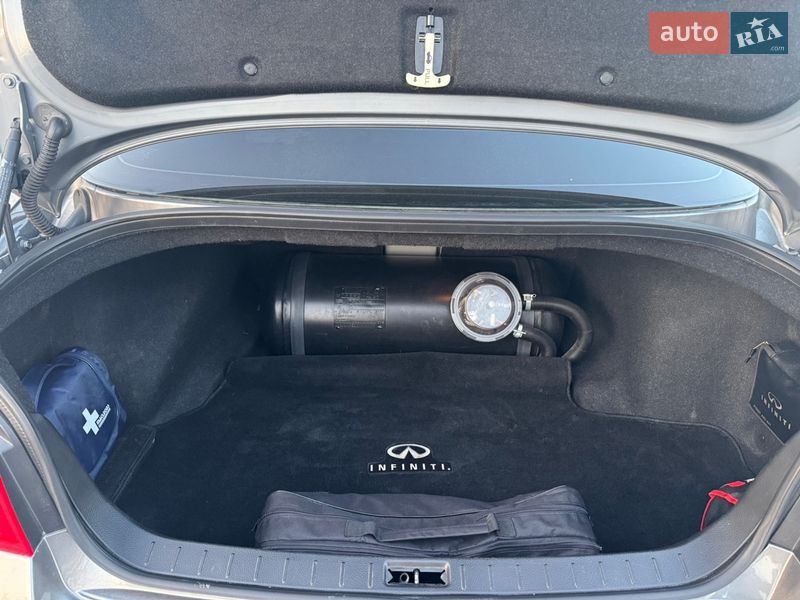 Седан Infiniti G25 2012 в Александрие