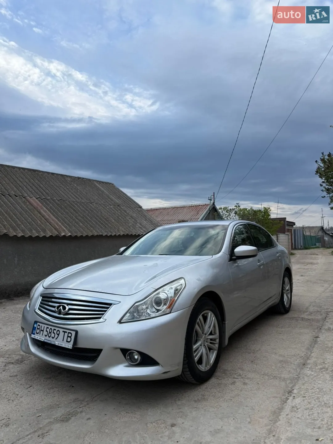 Infiniti G25 2011