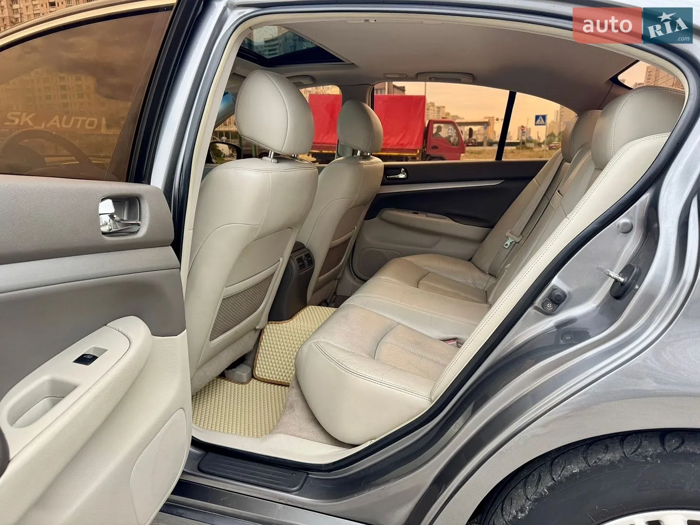 2011 Infiniti G - мініатюра 11
