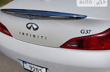 Кабриолет Infiniti G37 2012 в Запорожье