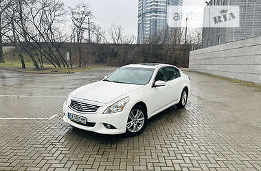Седан Infiniti G37 2013 в 