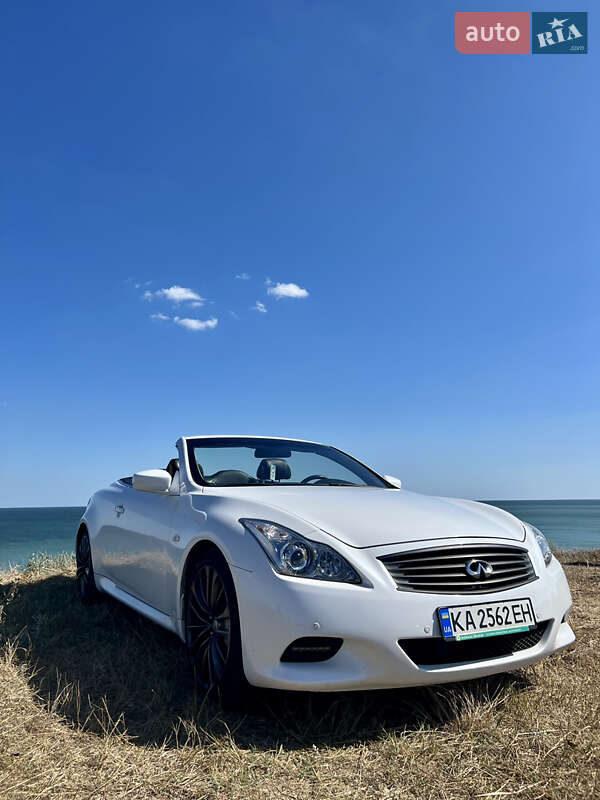 Кабриолет Infiniti G37 2009 в Киеве
