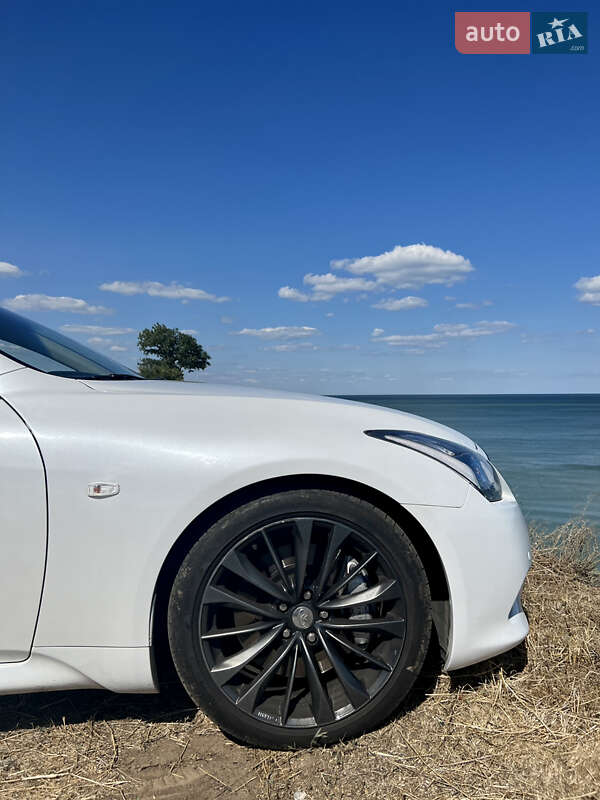 Кабриолет Infiniti G37 2009 в Киеве