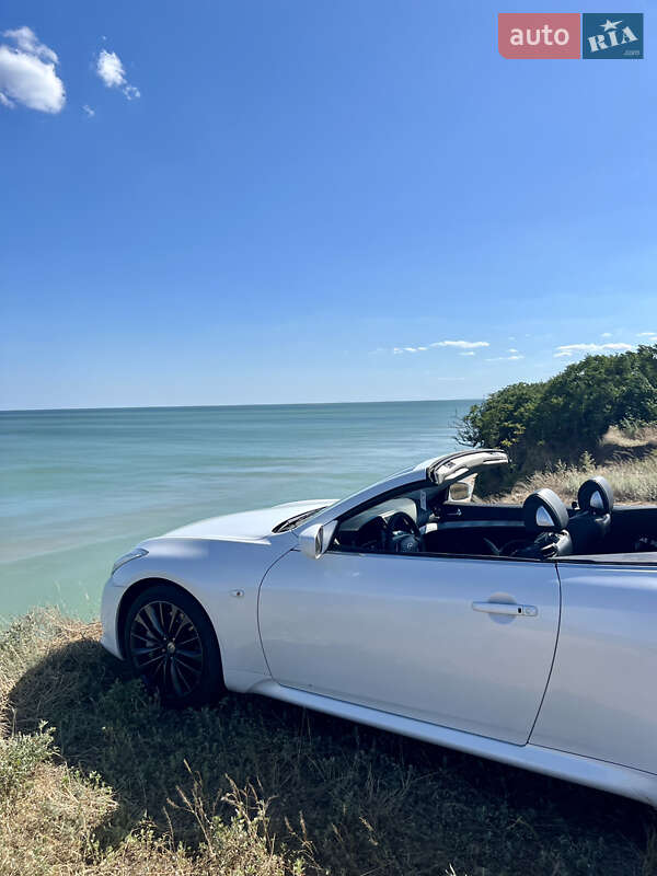 Кабриолет Infiniti G37 2009 в Киеве