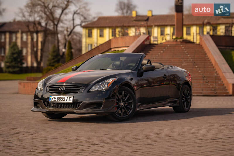 Кабріолет Infiniti G37 2013 в Кам'янському