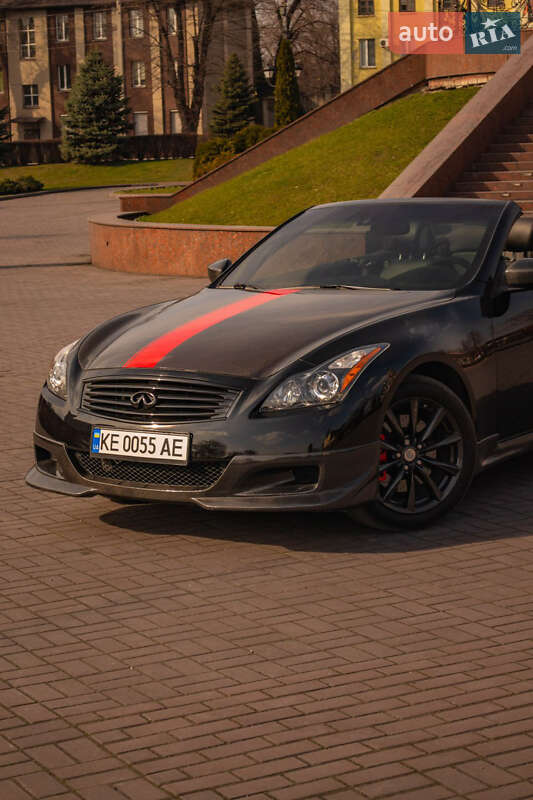 Кабріолет Infiniti G37 2013 в Кам'янському