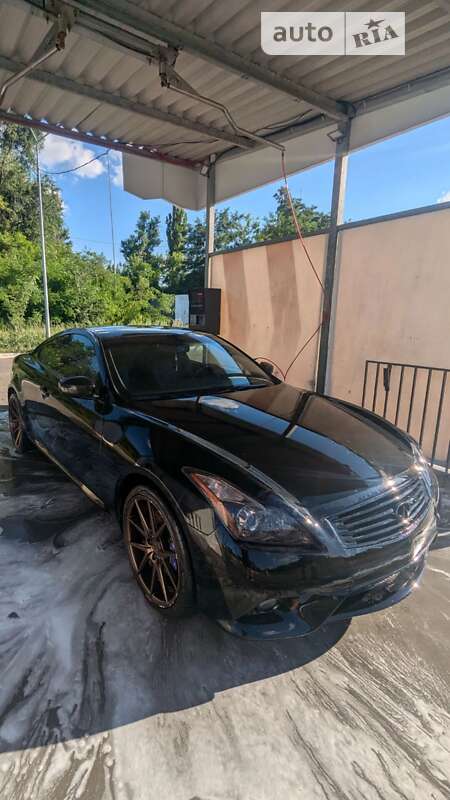 Купе Infiniti G37 2013 в Дніпрі