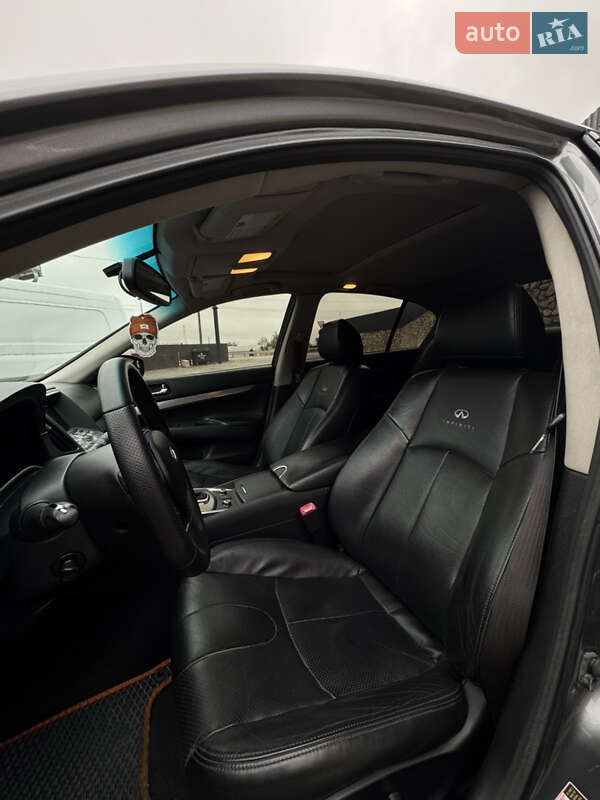 Седан Infiniti G37 2013 в Тернополе