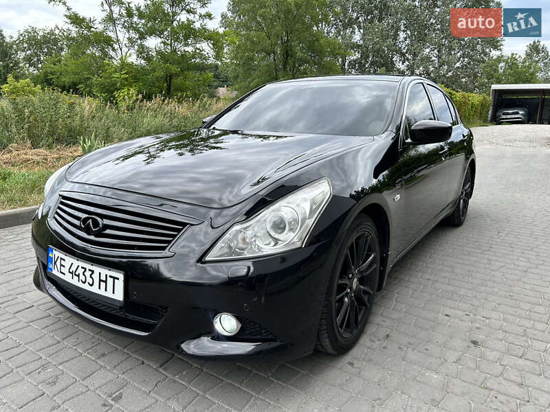 Infiniti G37 2010
