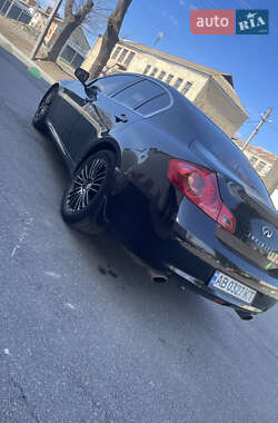 Седан Infiniti G37 2008 в Тростянце