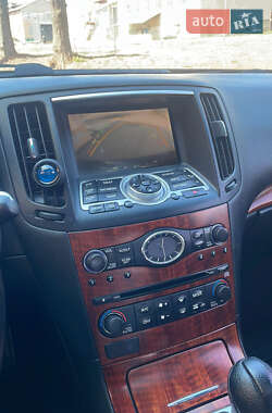 Седан Infiniti G37 2008 в Тростянце