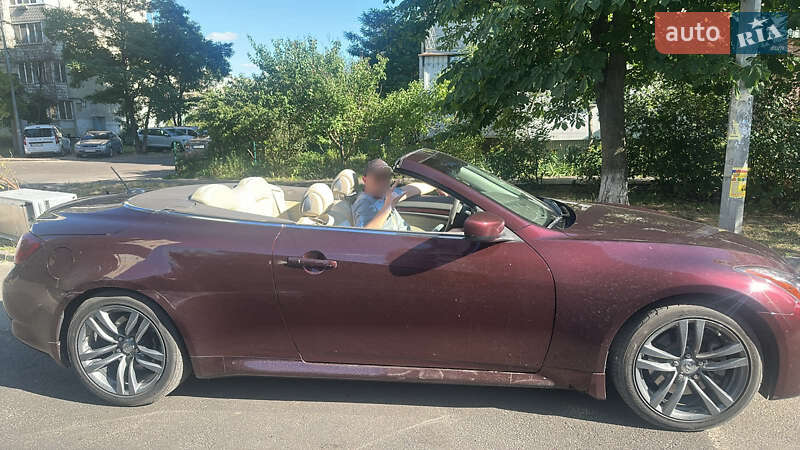 Кабриолет Infiniti G37 2010 в Киеве