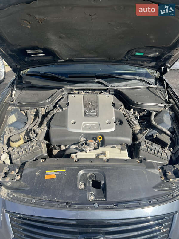 Купе Infiniti G37 2010 в Києві