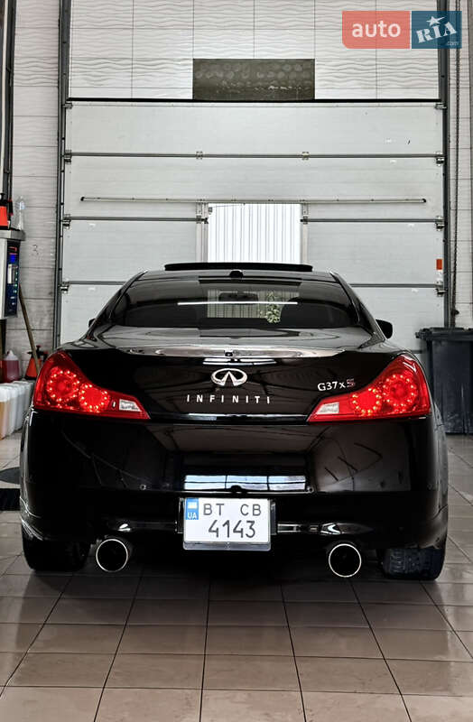 Купе Infiniti G37 2012 в Киеве