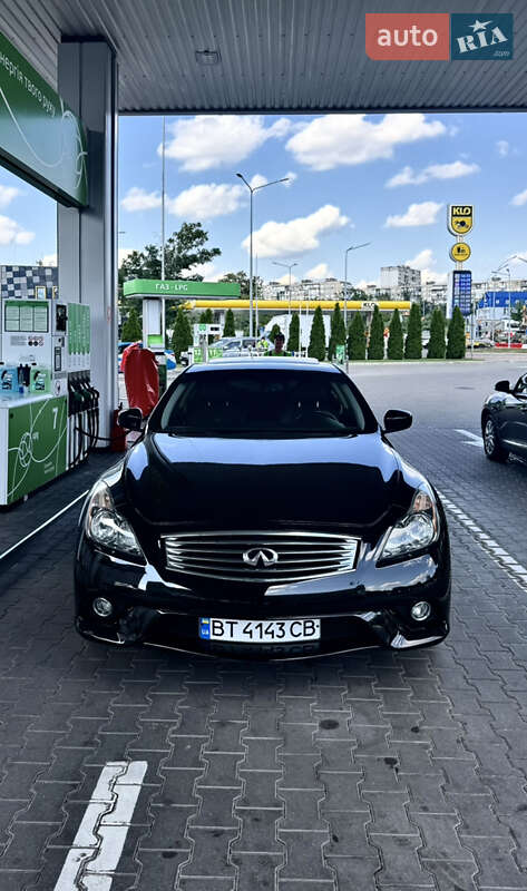 Купе Infiniti G37 2012 в Киеве