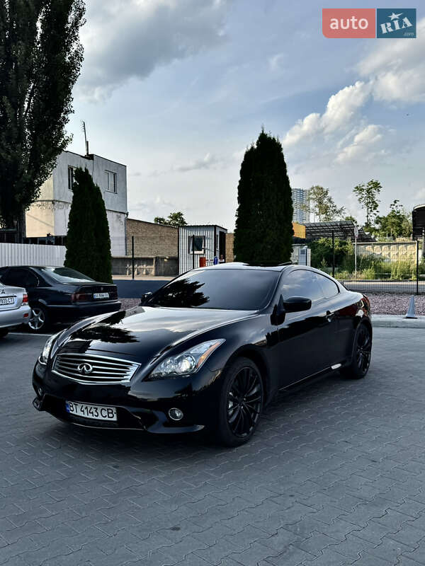 Купе Infiniti G37 2012 в Киеве