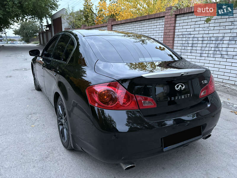 Седан Infiniti G37 2010 в Дніпрі