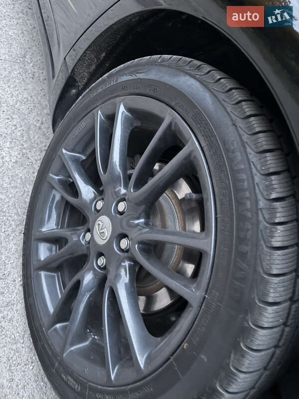 Седан Infiniti G37 2010 в Дніпрі