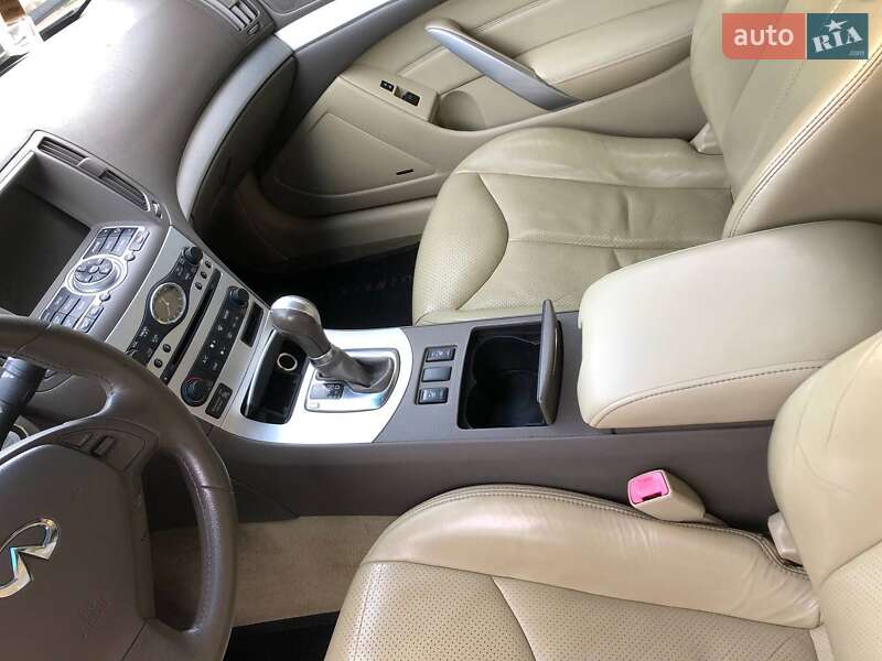 Купе Infiniti G37 2008 в Києві