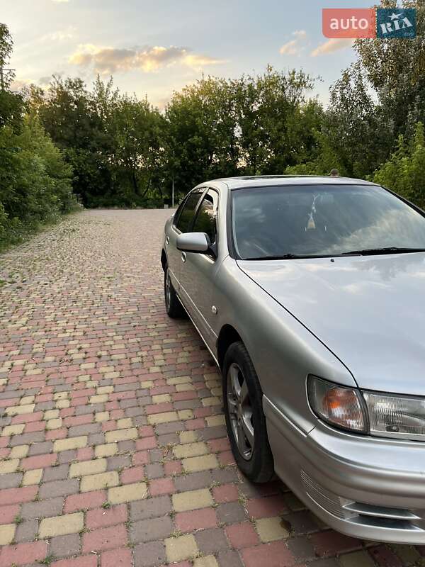 Седан Infiniti I30 1998 в Днепре