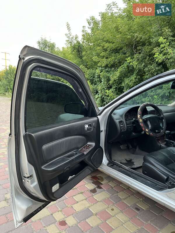 Седан Infiniti I30 1998 в Днепре