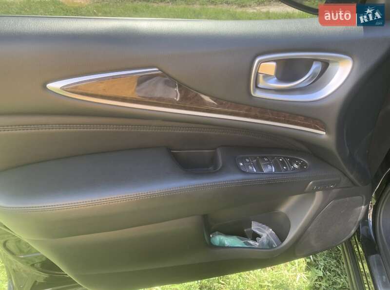 Позашляховик / Кросовер Infiniti JX35 2013 в Полтаві