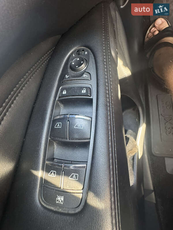 Позашляховик / Кросовер Infiniti JX35 2013 в Львові