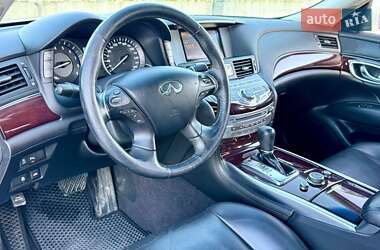 Седан Infiniti M25 2012 в 