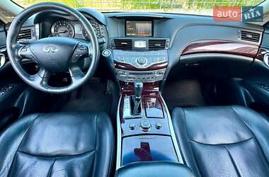 Седан Infiniti M25 2012 в 
