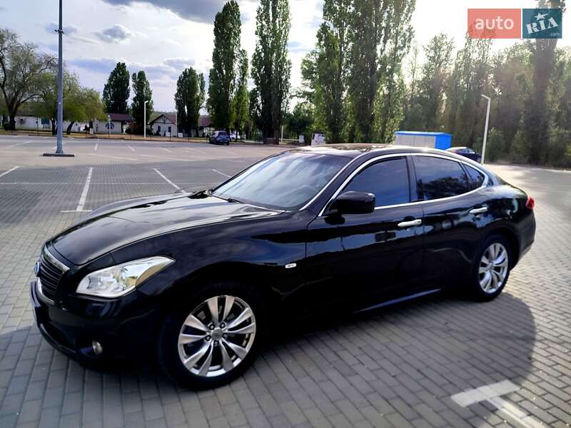 Седан Infiniti M25 2012 в Запоріжжі