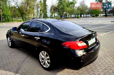 Седан Infiniti M25 2012 в 