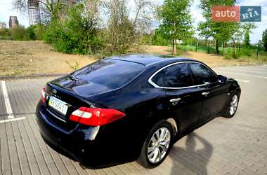 Седан Infiniti M25 2012 в 