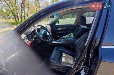 Седан Infiniti M25 2012 в 