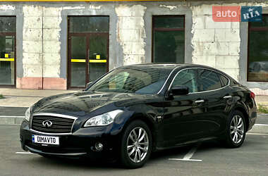 Седан Infiniti M25 2011 в Умані