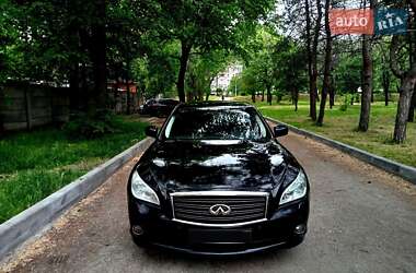 Седан Infiniti M25 2012 в 