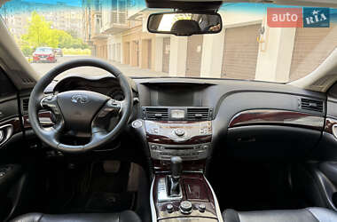 Седан Infiniti M25 2012 в 
