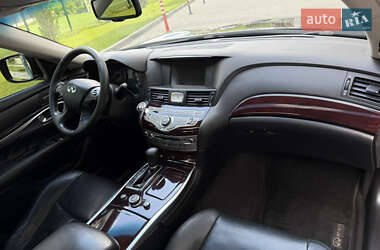 Седан Infiniti M25 2012 в 