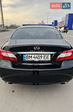 Седан Infiniti M25 2013 в 