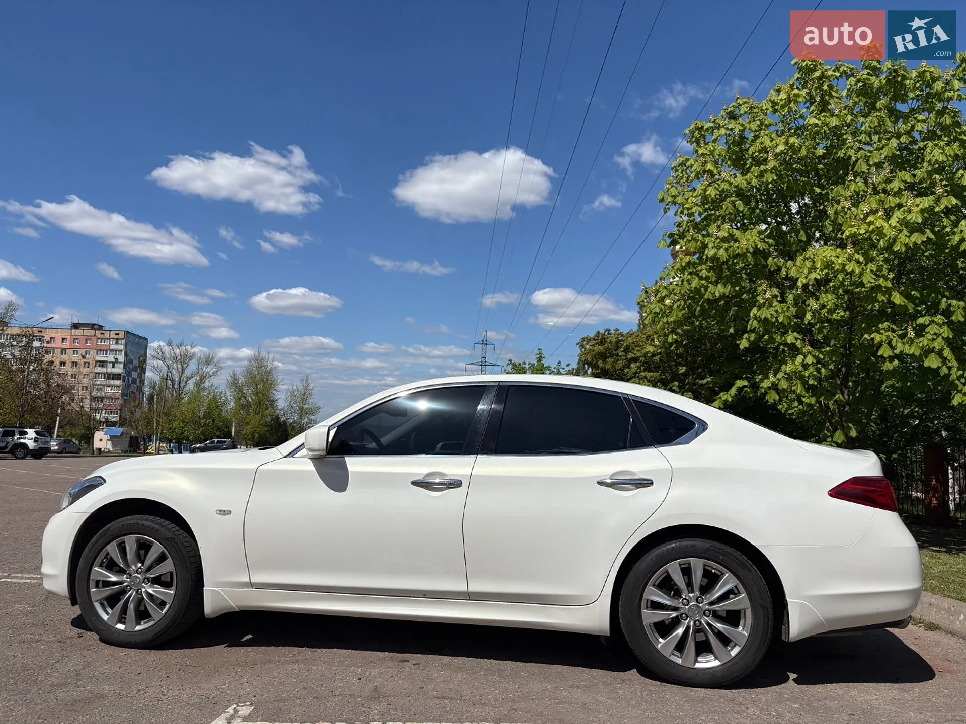 2013 Infiniti M - мініатюра 3