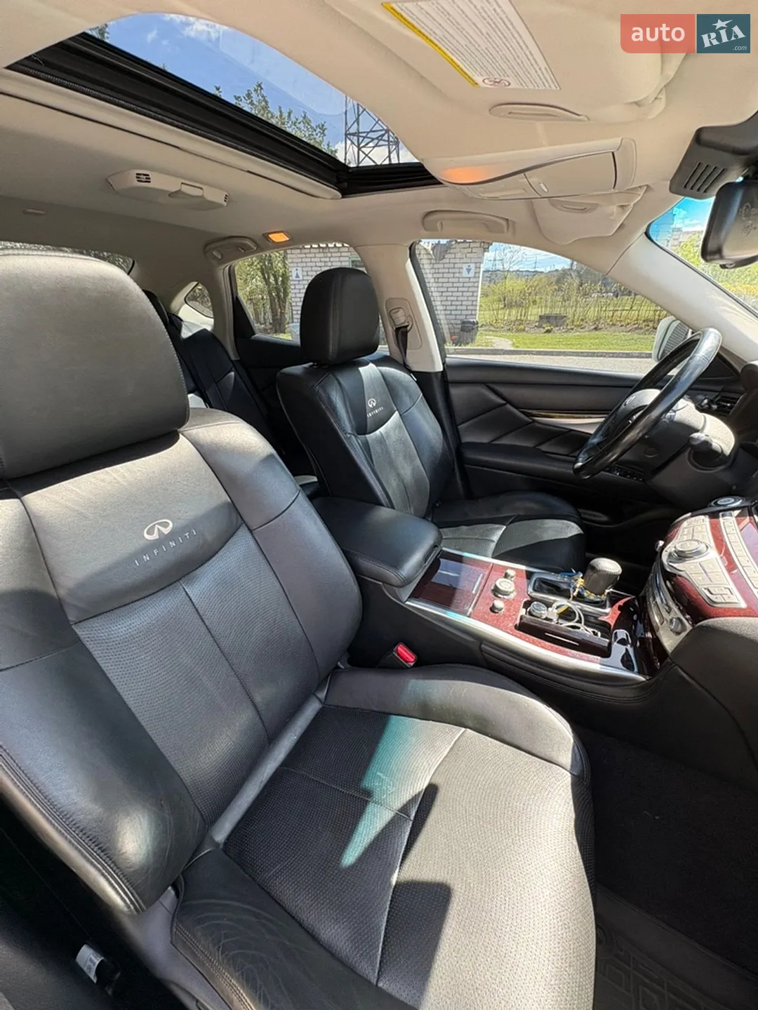 2013 Infiniti M - мініатюра 14