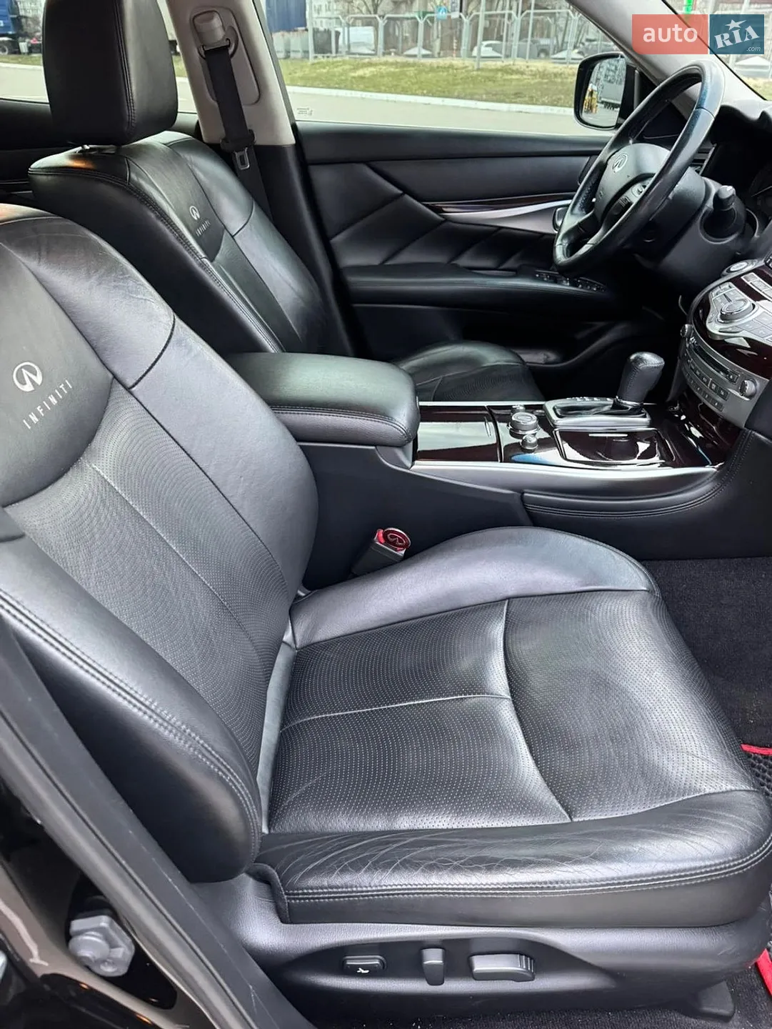 2013 Infiniti M - мініатюра 6