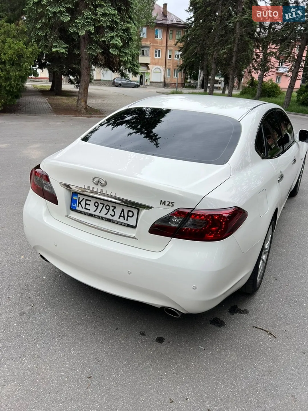 2011 Infiniti M - мініатюра 7