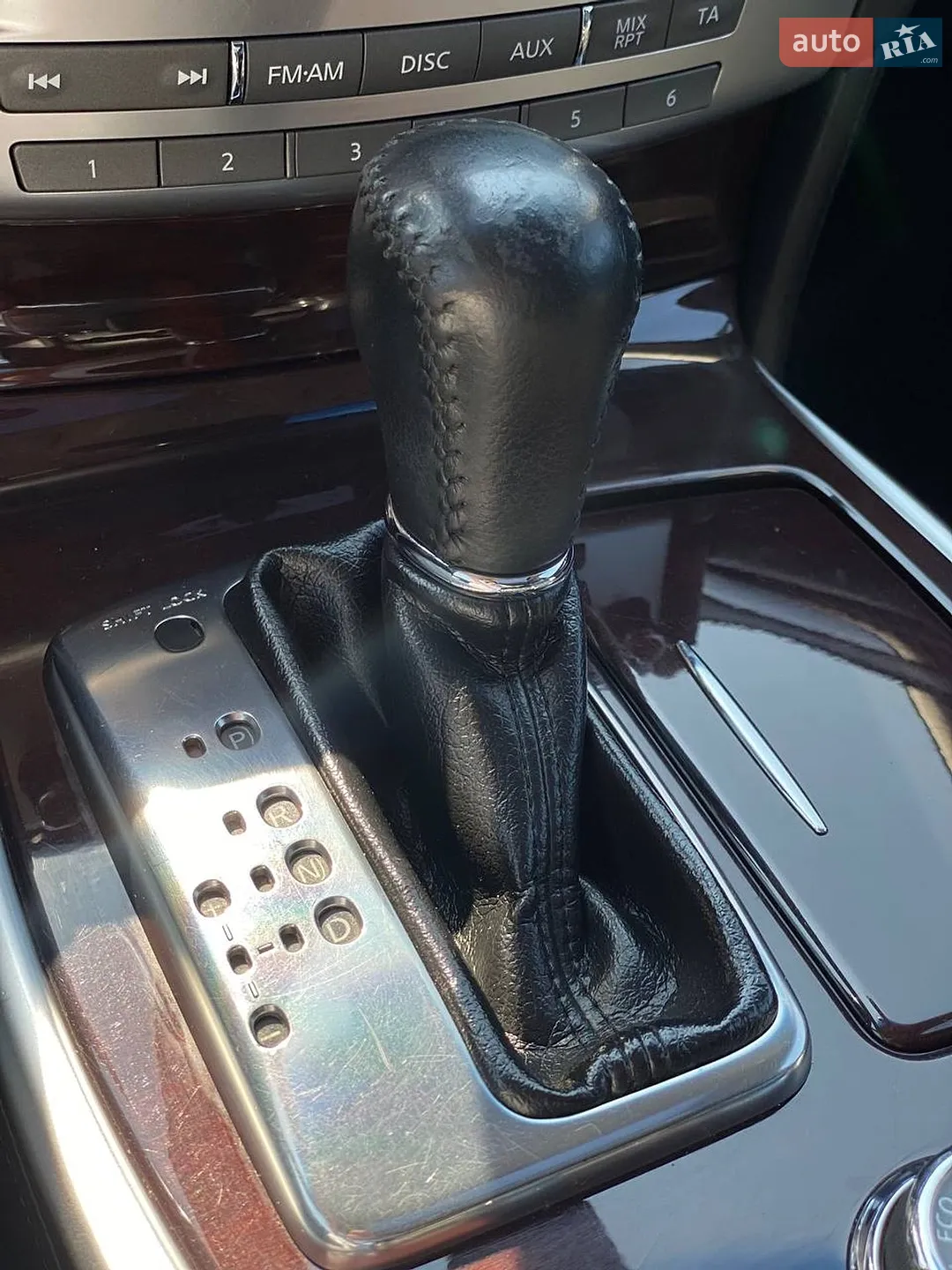 2011 Infiniti M - мініатюра 36
