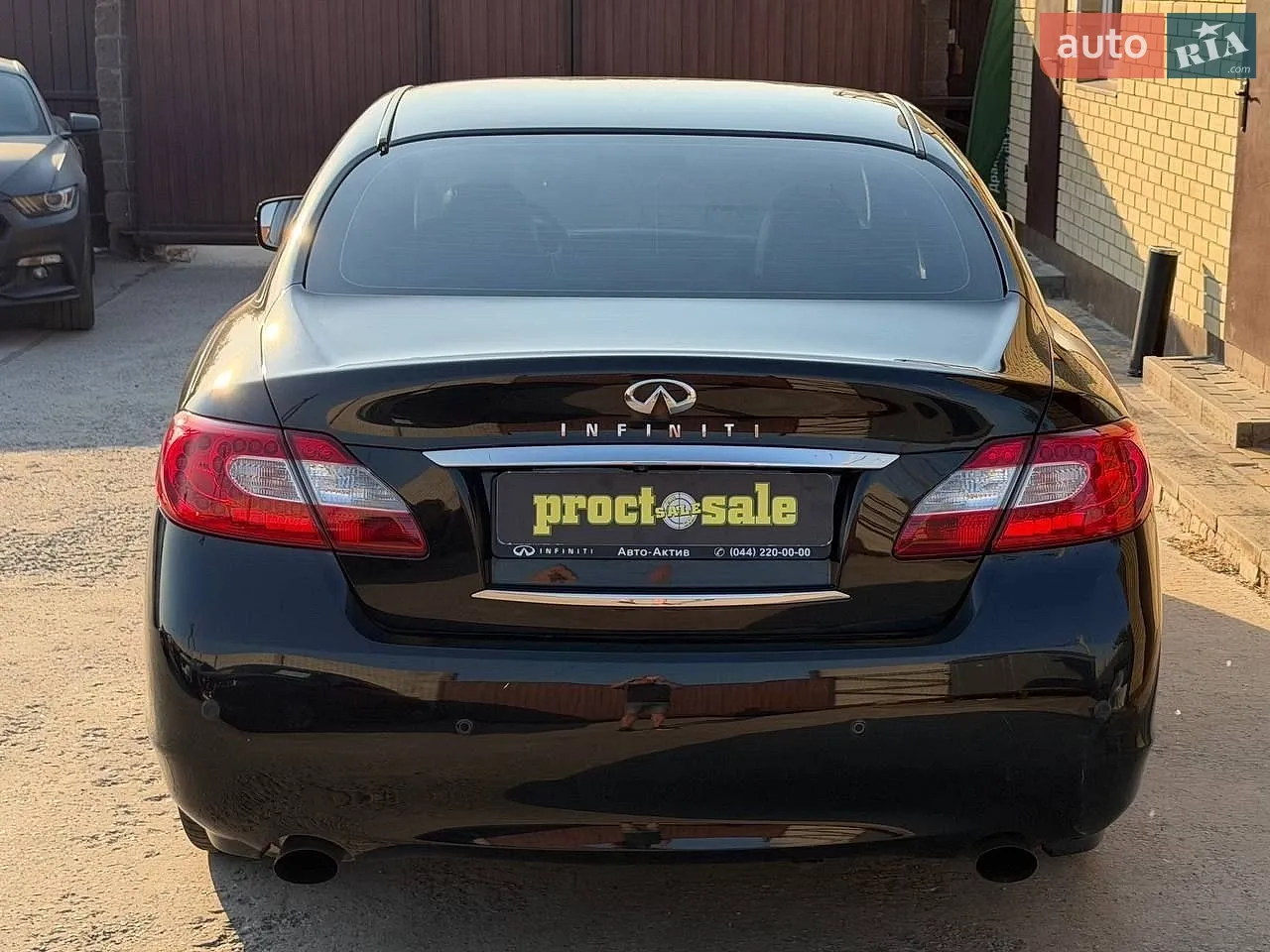 2012 Infiniti M - мініатюра 2